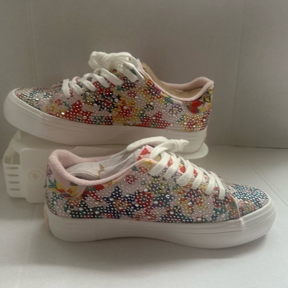 Sugar Shoes - Sugar Women's Multicolor Floral Sneakers zise 6M